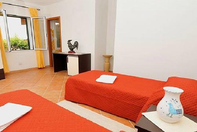 Gallo Spot Hotel San Teodoro  Bilik gambar